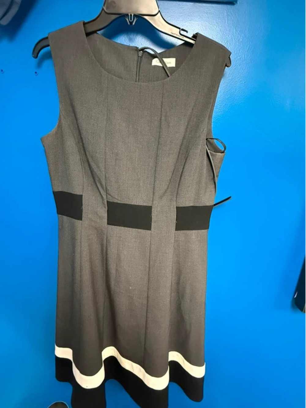 Calvin Klein Gray Sleeveless Dress – Black Waistband & Colorblock Hem